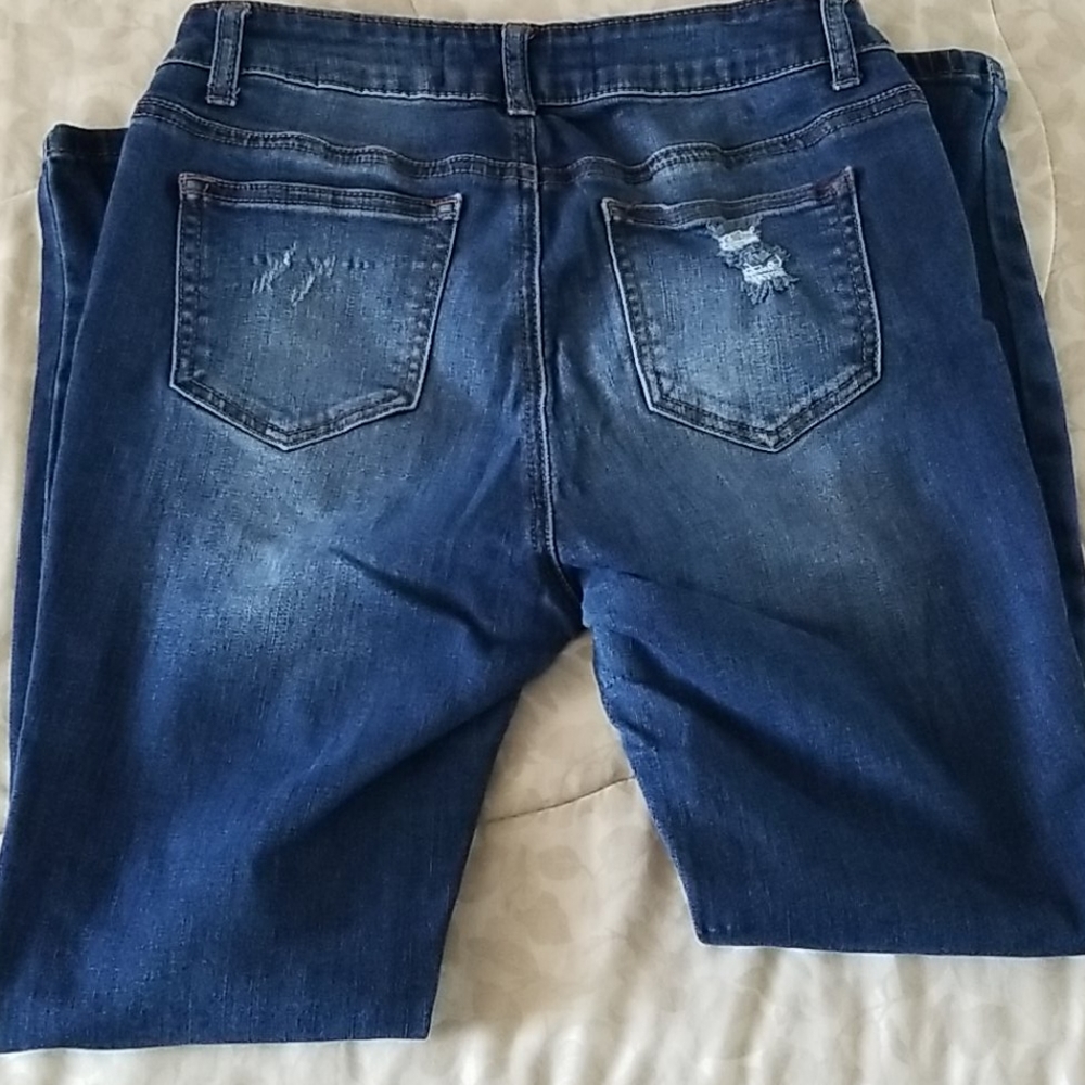 3 / $15 Skinny Jean's - Picture 5 of 7